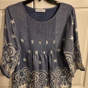 Ana &‎ Rose Light Blue Flowy Feminine Embroidered Blouse - Size M